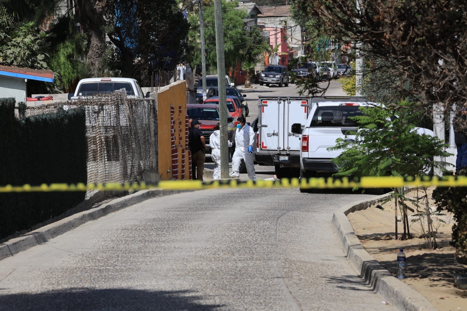 HALLAN CUERPO ENVUELTO EN BOLSAS CERCA DEL PUENTE AMARILLO EN TIJUANA